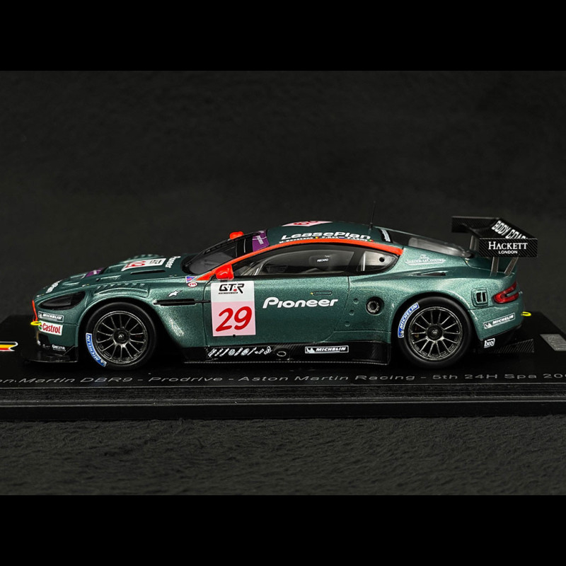 Aston Martin DBR9 n° 29 5ème 24h Spa 2005 1/43 Spark 100SPA20