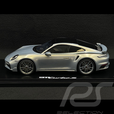 Porsche 911 Turbo S...