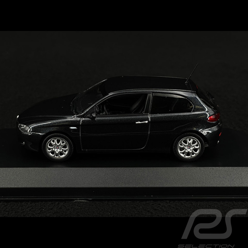 Alfa Romeo 147 2005 Schwarz 1/43 Minichamps 940120561