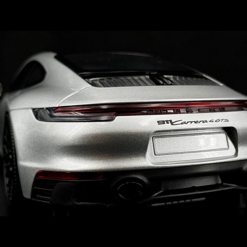 Porsche 911 Carrera 4 GTS 2020 - Minichamps 1/18 - Rubystar - Précommande