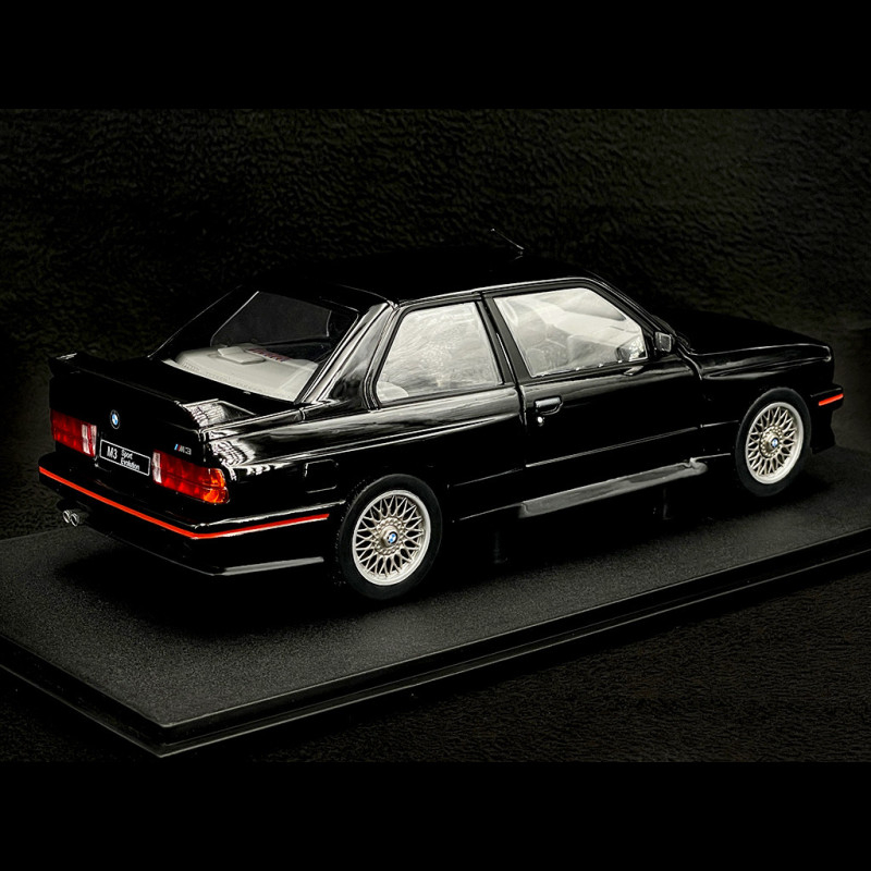 1:18 BMW E30 M3 - 1987 - Bleu foncé métallisé