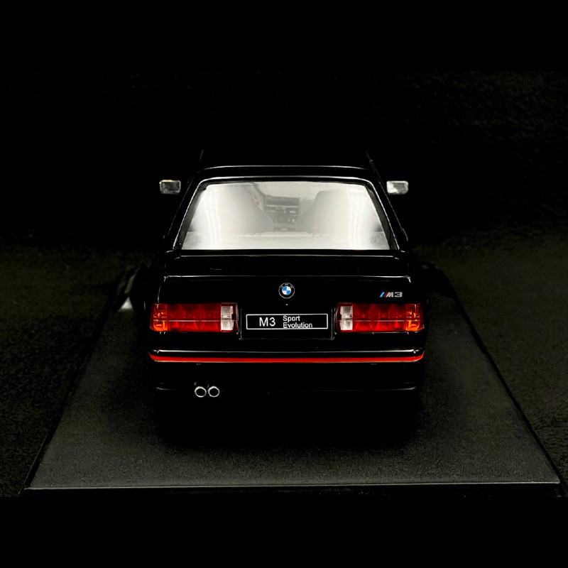 BMW M3 E30 Noire Solido 1/18 (Attention: Description Mentionne Renault Par Erreur)