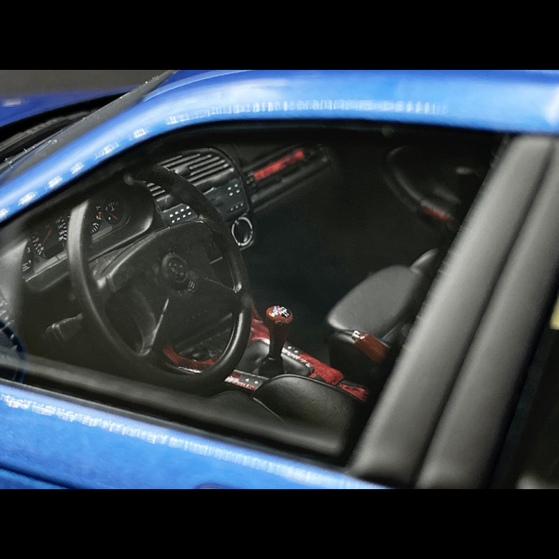 BMW E36 M3 Estoril Blue (1995) – Ottomobile 1/18, Résine, état Neuf