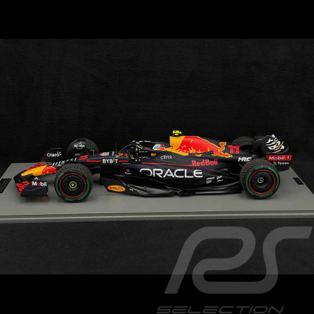 Sergio Perez Red Bull Racing RB18 n° 11 Winner GP Singapore 2022 F1 1/12 Spark 12S033