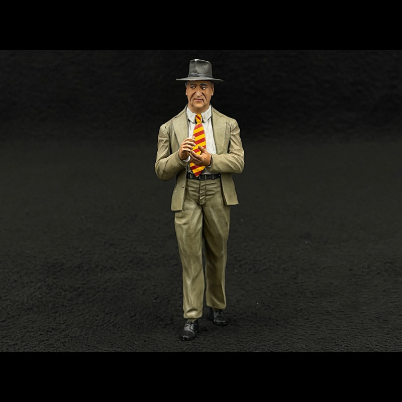 Figurine Enzo Ferrari Au Volant - 1/18 - Résine - GP Replicas / Spark - Neuve