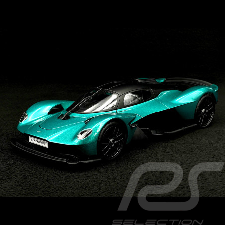 Aston Martin Valkyrie 2022 Green 1/18 Maisto 31465G