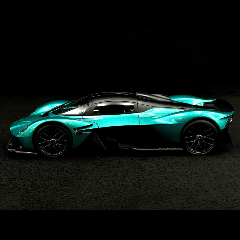 Miniature Maisto 1/18 – Aston Martin Valkyrie 2022 – Metal – Réf 31465GR