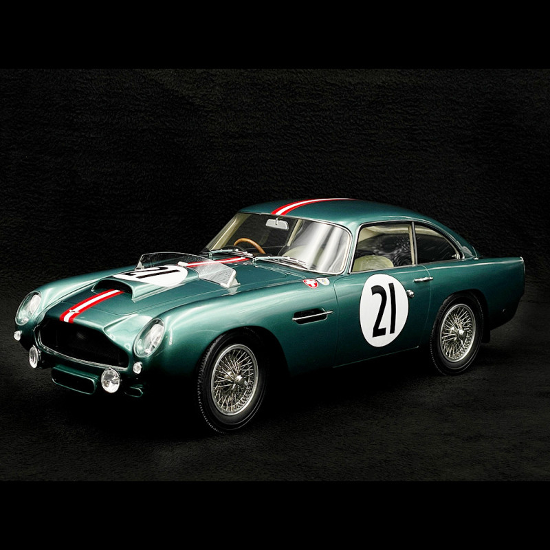 Aston Martin DB4 GT - a photo on
