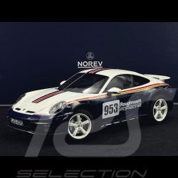 Porsche 911 Dakar Typ 992 n° 953 Roughroads 2023 Enzianblau / Weiß  1/18 Norev 187240