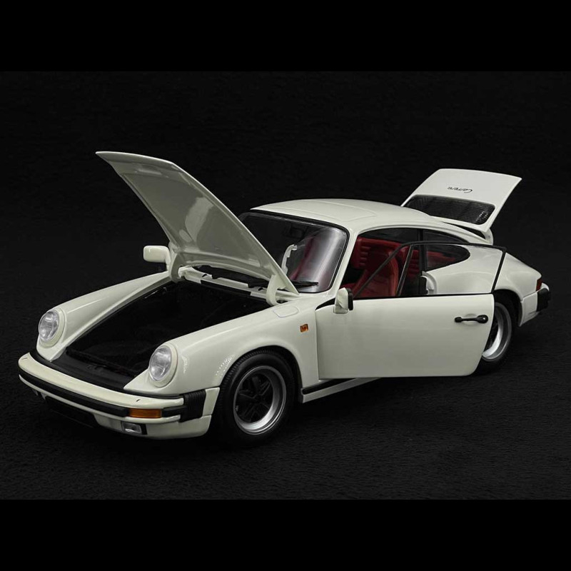 Porsche 911 Carrera 1983 Minichamps dans sa Boîte 1:18