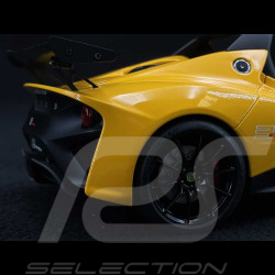 Lotus 3-Eleven 2017 Yellow 1/18 AutoArt 75393