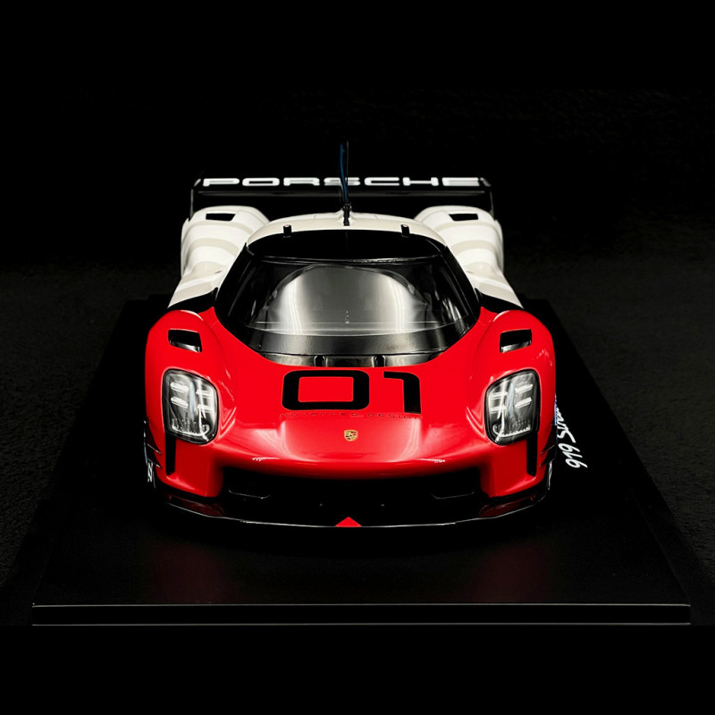 Porsche 919 Street Weissach Package 2017 Red / White 1/18