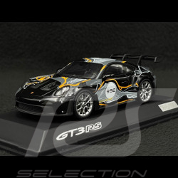 Porsche 911 GT3 RS Type 992 n°992 Weissach Test Track 2023 Grau / Orange 1/43 Spark WAP0202880SGT3