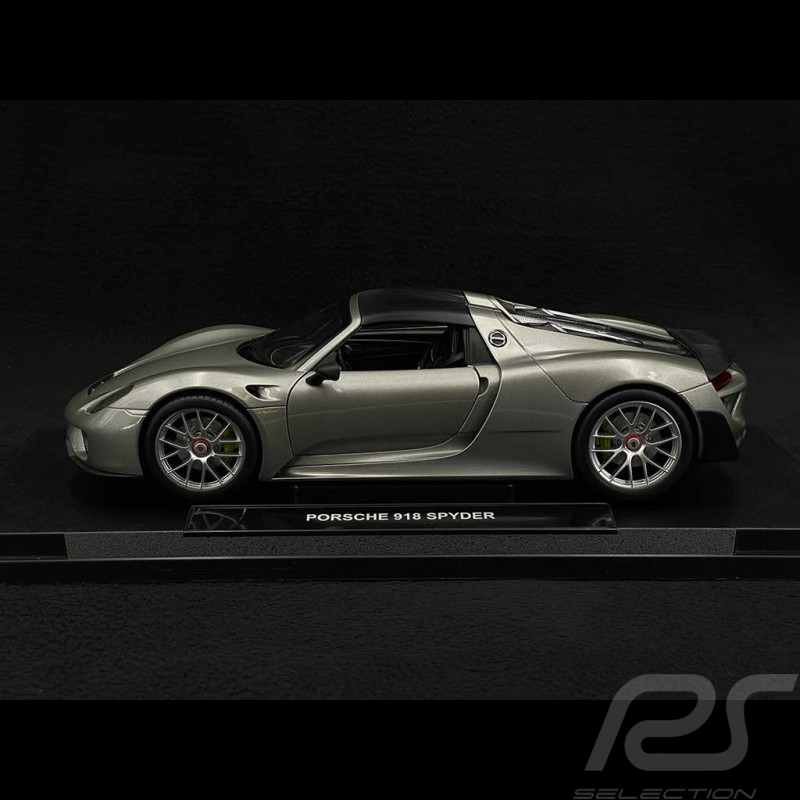 Porsche 918 Spyder 2014 Silber / Schwarz 1/18 Welly 18051HGRC