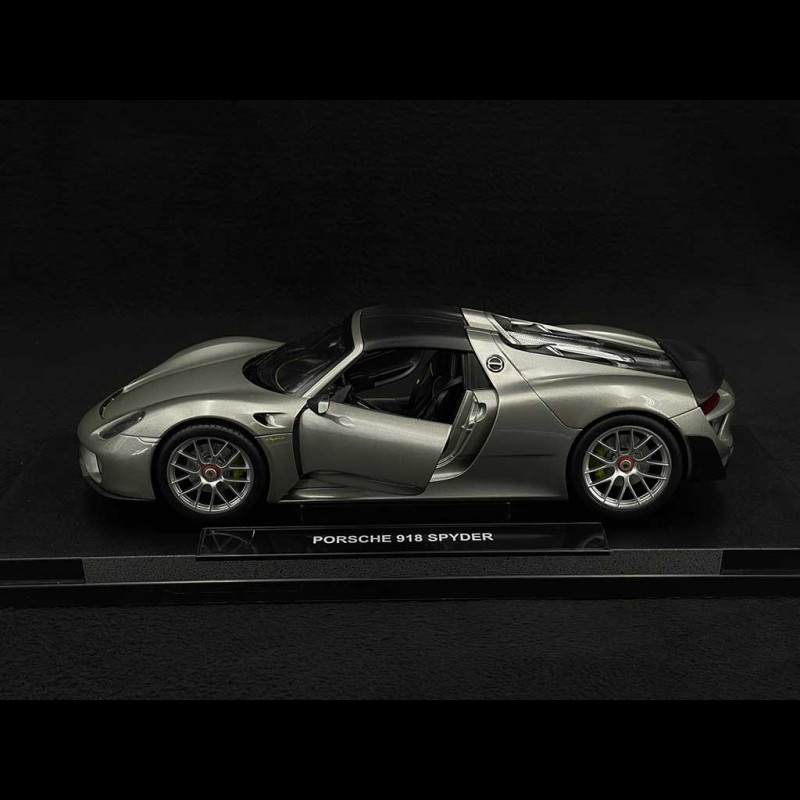 Porsche 918 Spyder 2014 Argent / Noir 1/18 Welly 18051HGRC