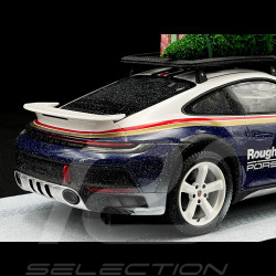 Porsche 911 Dakar Typ 992 2023 Roughroads mit Weihnachtsbaum und Geschenken 1/18 Spark WAP0211680SXMS