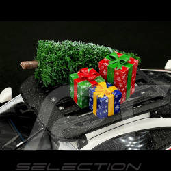 Porsche 911 Dakar Typ 992 2023 Roughroads mit Weihnachtsbaum und Geschenken 1/18 Spark WAP0211680SXMS