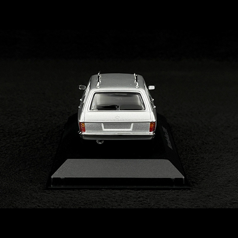 MERCEDES-BENZ 230E DE 1982 beige au 1/43 de Minichamps / Maxichamps 94032204 EUR 37,95 - FR