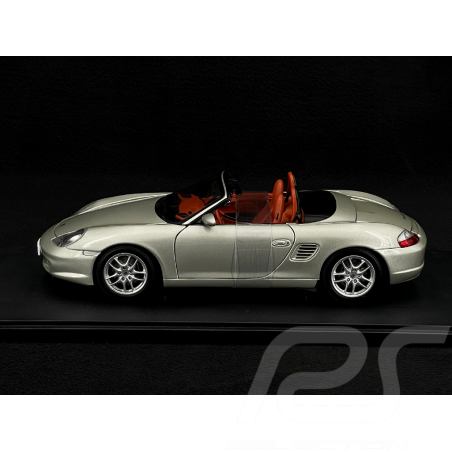 Porsche Boxster Type 986 2002 Arctic Silver 1/18 AutoArt 77872