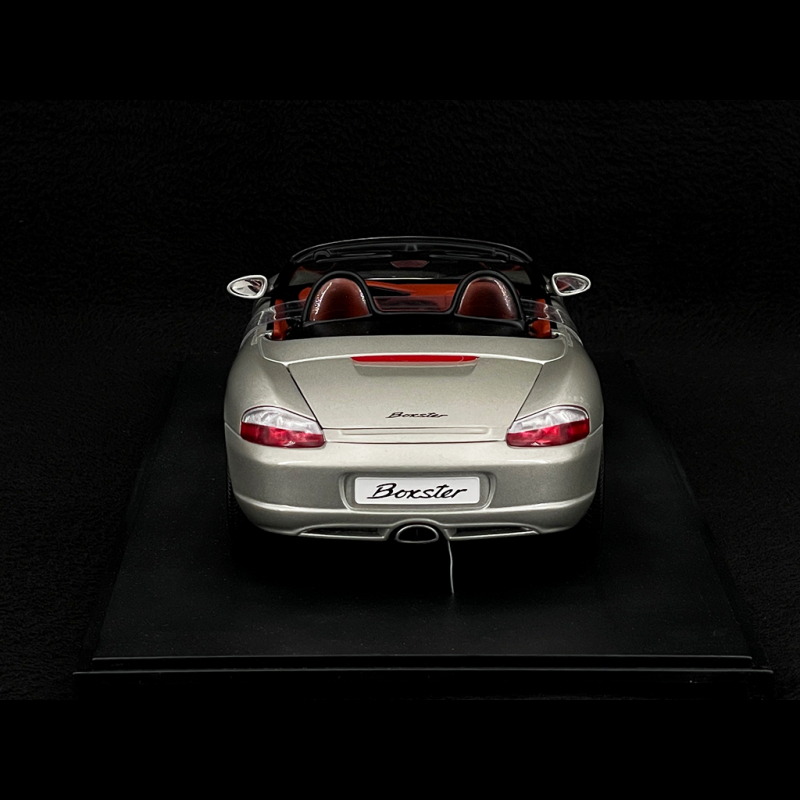 Porsche Boxster Type 986 2002 Arctic Silver 1/18 AutoArt 77872