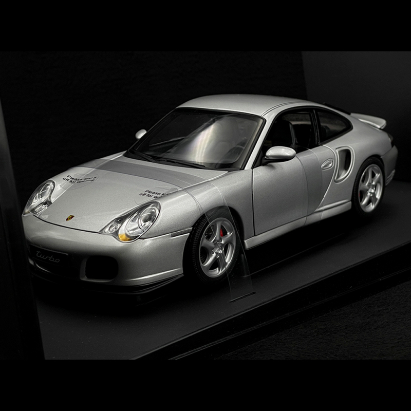 Porsche 911 Turbo Type 996 2000 Arctic Silver 1/18 AutoArt 77832