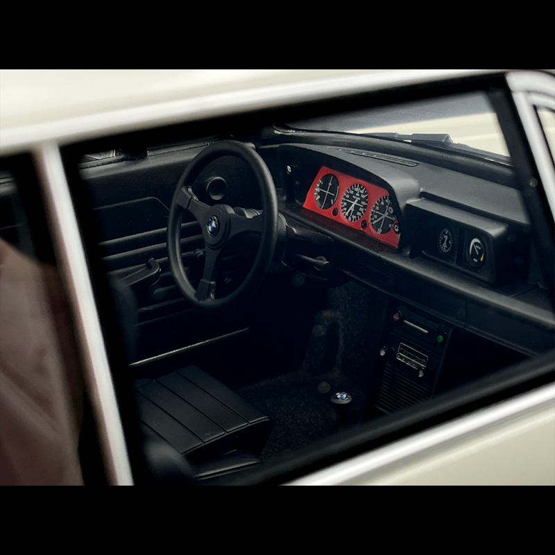 BMW 2002 Turbo (E20) Coupe Baujahr 1974 chamonix-white 1 12 GO77 OttO-mobile | Achetez sur