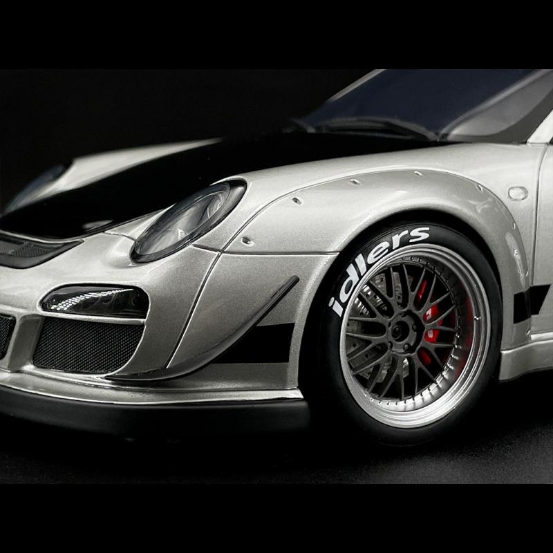 Modellino in miniatura Porsche 993 RWB 1/18 GT Spirit 911 la chaux Vaillant 2023