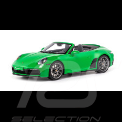 Porsche 911 Carrera 4S Cabriolet Type 992 2020 Python Green 1/8 Minichamps 800662001