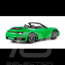 Porsche 911 Carrera 4S Cabriolet Type 992 2020 Python Green 1/8 Minichamps 800662001