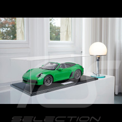 Porsche 911 Carrera 4S Cabriolet Type 992 2020 Python Green 1/8 Minichamps 800662001