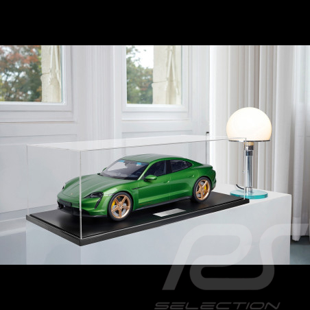 Porsche Taycan Turbo S 2020 Python Green Metallic 1/8 Minichamps 800660002