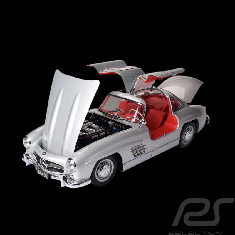 MONTIERTE Kit Mercedes 300 SL Type W198 Schmetterlingstüren 1955 Silbergrau 1/8 Ixo Models 520010112