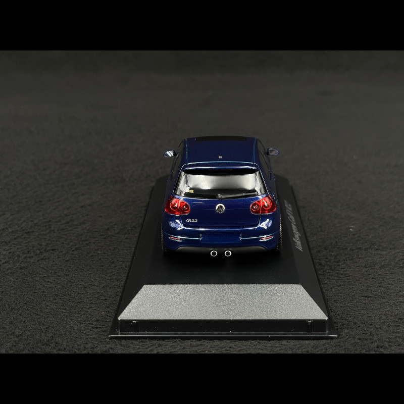 Volkswagen Golf R32 2005 Metallic Blue 1/43 Minichamps 940054501