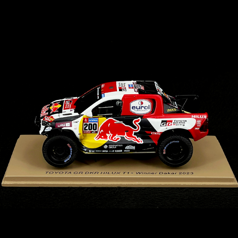 Modèle Réduit Toyota GT DKR Hilux T1 N°200 - Vainqueur Dakar 2023 Nasser Al-Attiyah - Spark 1/43 - Neuf
