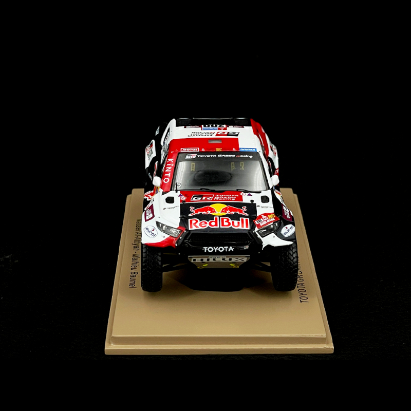 Miniature Spark Toyota Hilux T1 N°200 Vainqueur Dakar 2023 (Nasser Al-Attiyah) - Échelle 1/43 - Neuf