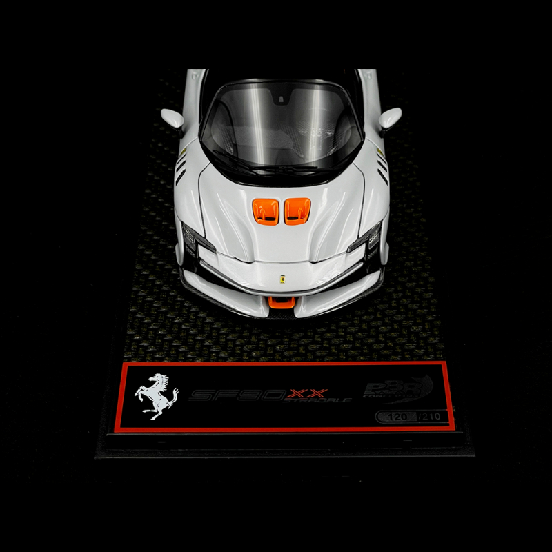 Modèle Ferrari SF90 XX Stradale 1:43 - BBR Bianco Cervino - Édition Limitée - Neuf