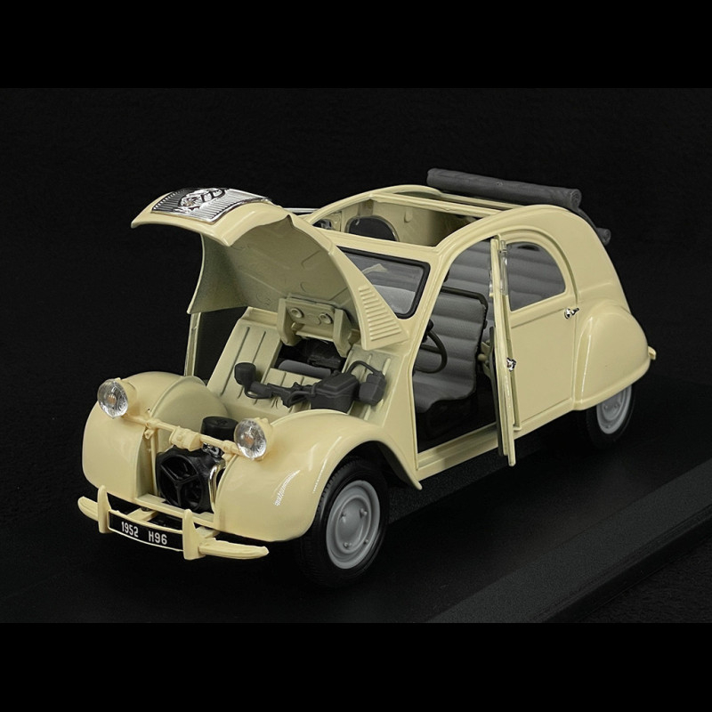 1／18  CITROEN 2CV(1952) MAISTO 31834STF Scale 1/18 | CITROEN 2CV 1952 - SEATS IN