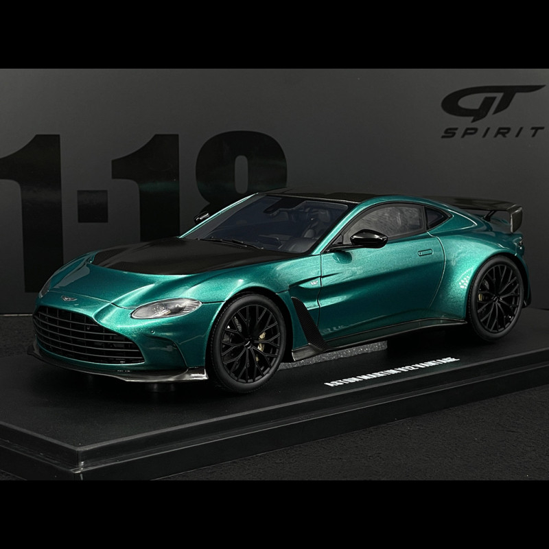 Miniature ASTON MARTIN VANQUISH GREEN 2024 1/18 1/18