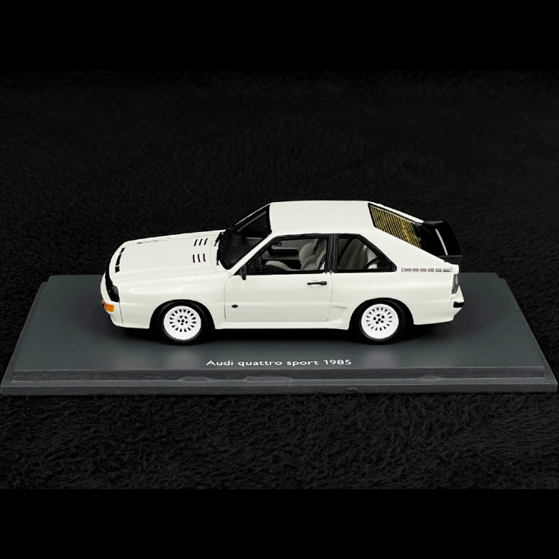 Audi Sport quattro 1985 ミニカー 1/43 Audi Sport Quattro 1985 Alpinweiß 1:43 Schuco 43U00099