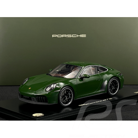 Porsche 911 Carrera GTS...