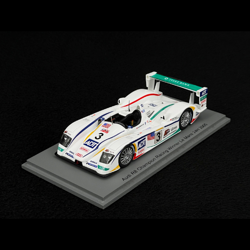 Audi R8 n°3 Winner 24H Le Mans 2005 1/43 Spark 43LM05