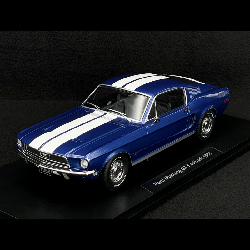 FORD MUSTANG GT GRAPHIC 1994 coupé blan 1/18 EAGLE'S RACE UNIVERSAL HOBBIES 3136