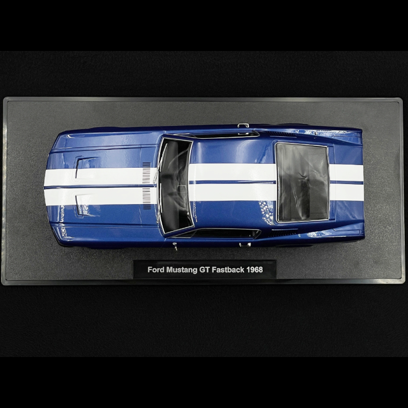 Diecast model cars Ford Mustang 1994 1/18 Eagle 1994 coupe white avec