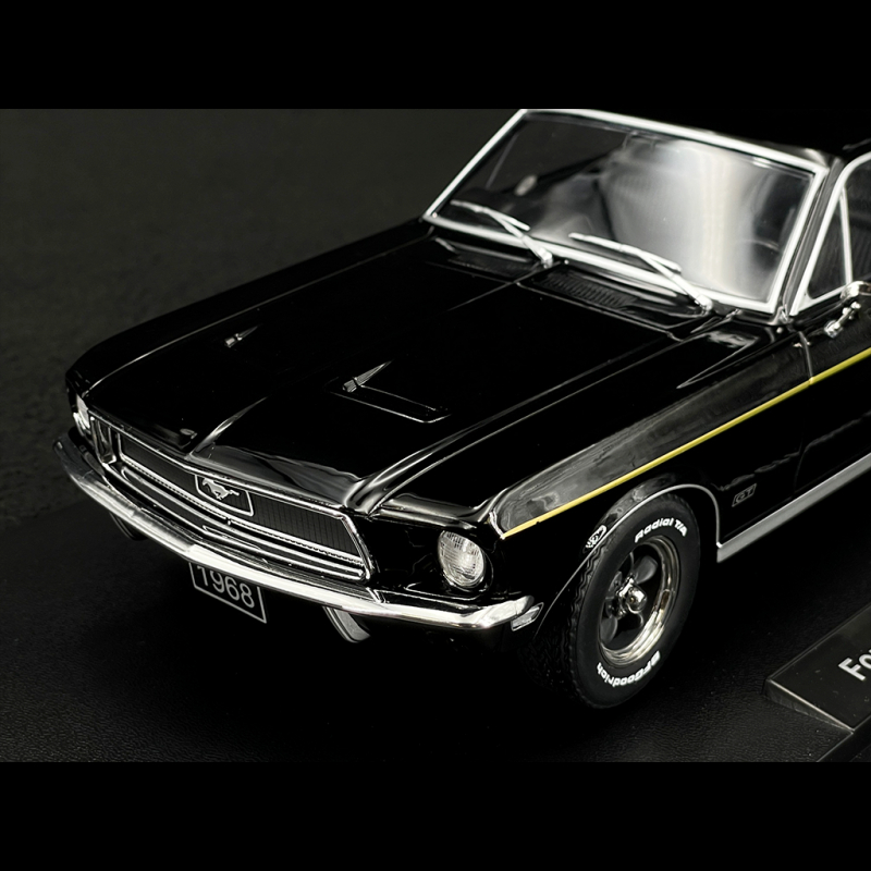 Miniature American Muscle 1/18 – Dodge Pick Up Step Side 1980 Noire (prévente)