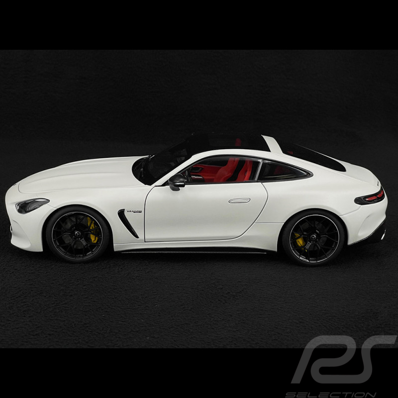 Mercedes-Benz AMG GT 63 4Matic - Opalite White Magno - 1:18 NZG 1034/41