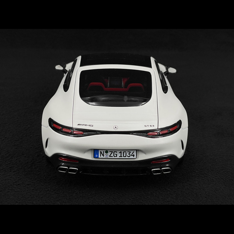Mercedes-Benz AMG GT 63 4Matic - Opalite White Magno - 1:18 NZG