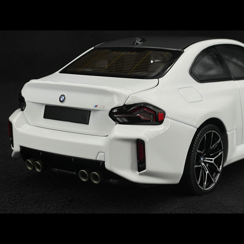 BMW M2 2023 White 1/18 Minichamps 110023122