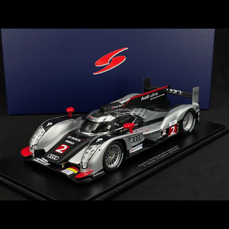 Audi R18 TDI n°2 Vainqueur 24h Le Mans 2011 Lotterer Fässler