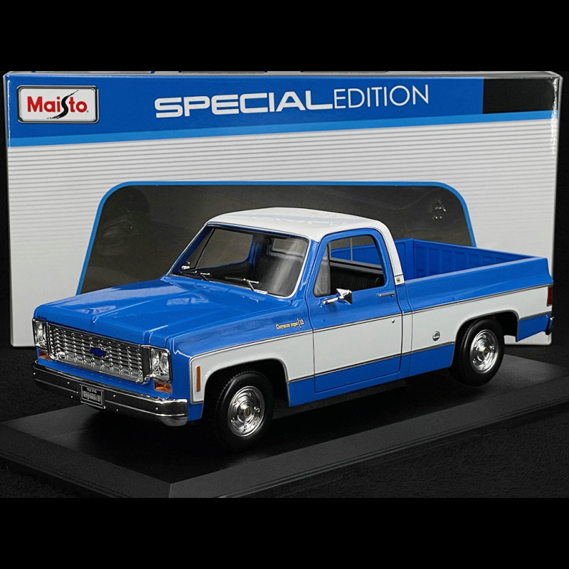 Chevrolet C-10 Pick Up Cheyenne Super 1974 Blue/White 1/18 Maisto
