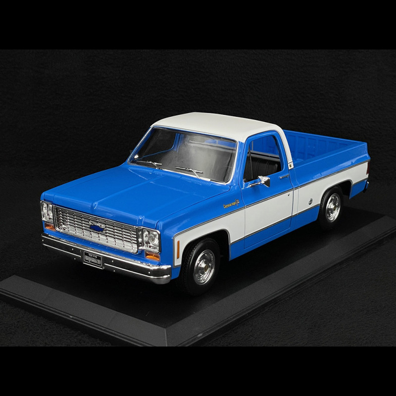 scale 1/18 chevrolet c10 cheyenne super rouge et blanc 1974, maisto